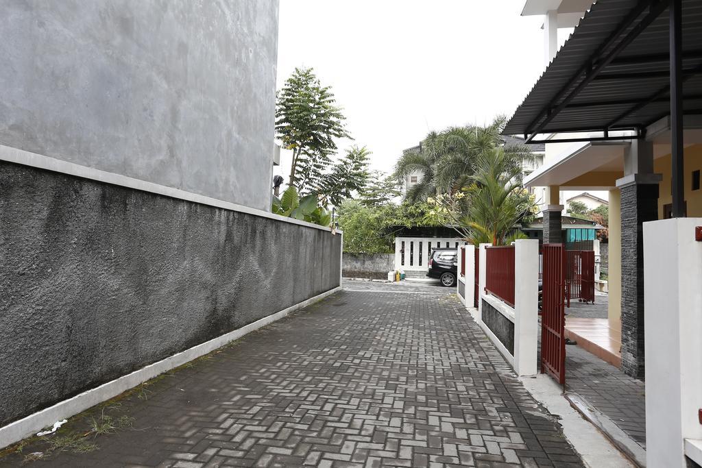 Reddoorz @ Jalan Damai Hotell Ngaglik Eksteriør bilde