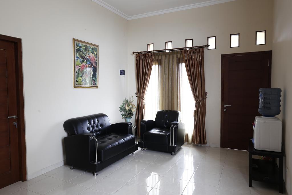 Reddoorz @ Jalan Damai Hotell Ngaglik Eksteriør bilde